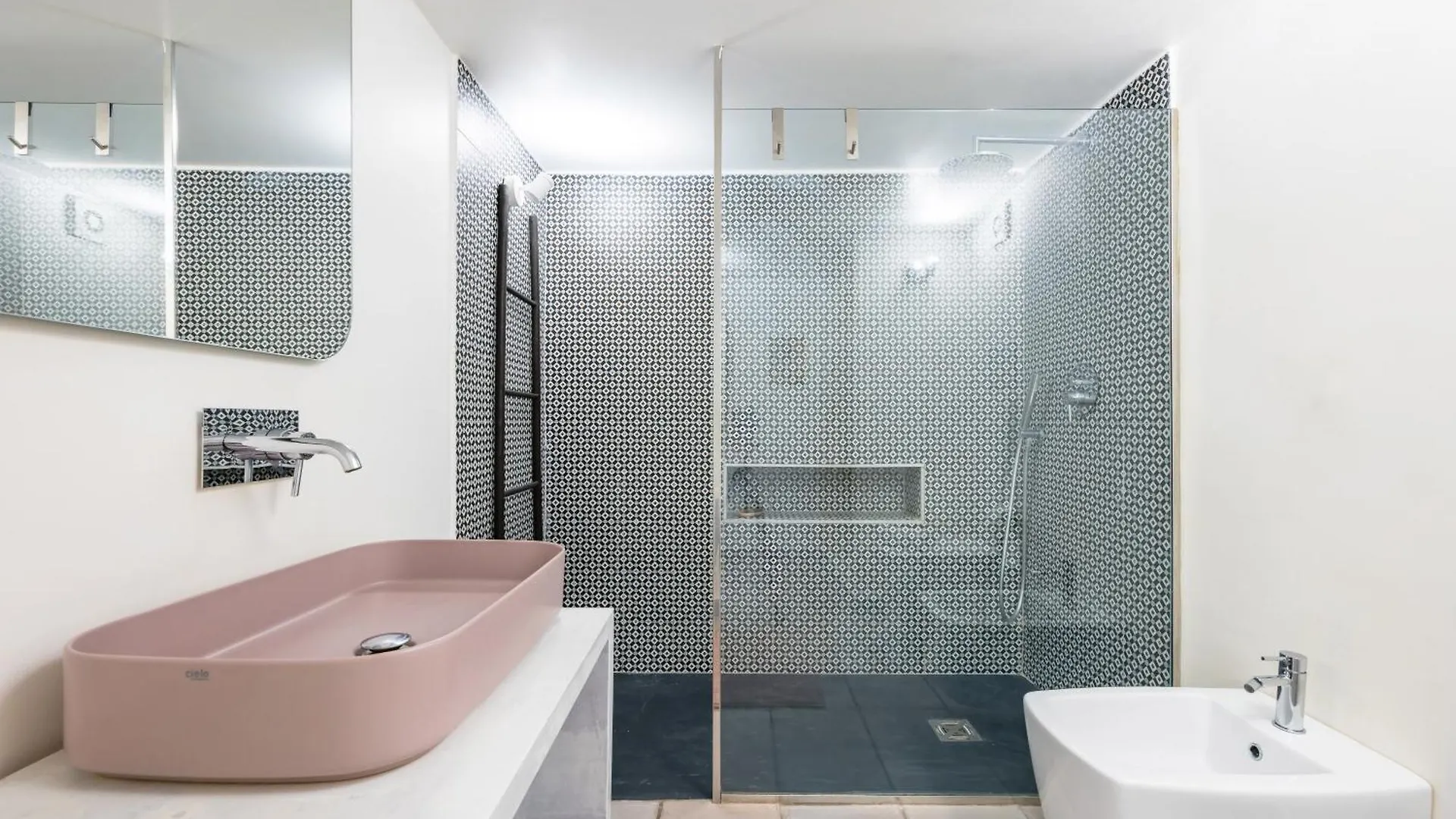 Hidden Gem On Chiaia Pedastrian Area By Napoliapartments Apartment