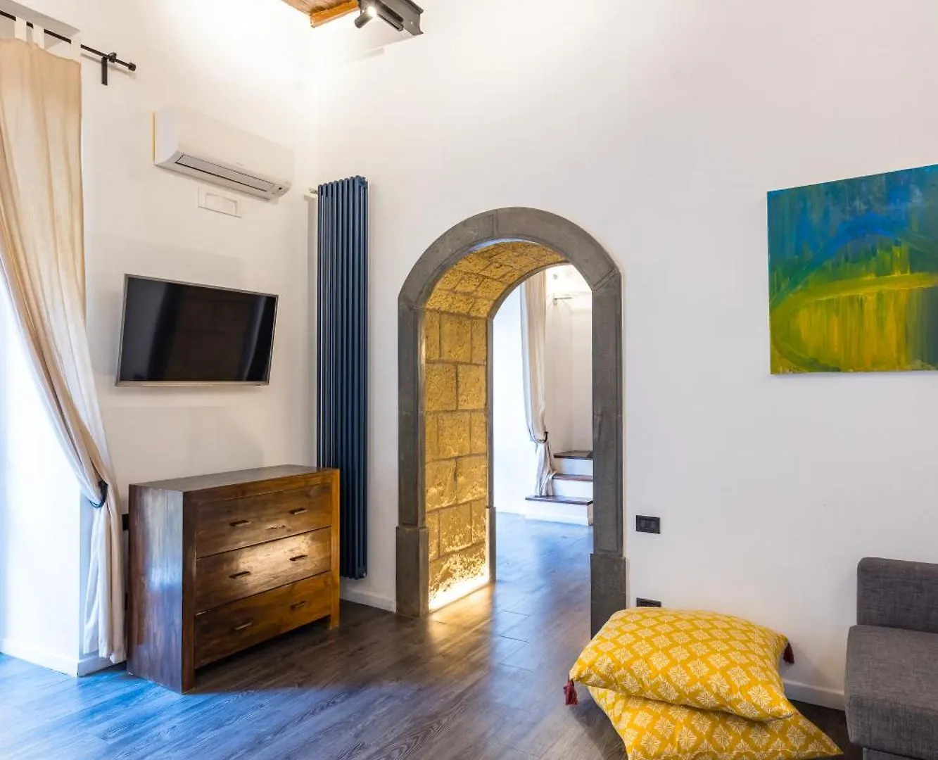 Apartment Hidden Gem On Chiaia Pedastrian Area By Napoliapartments