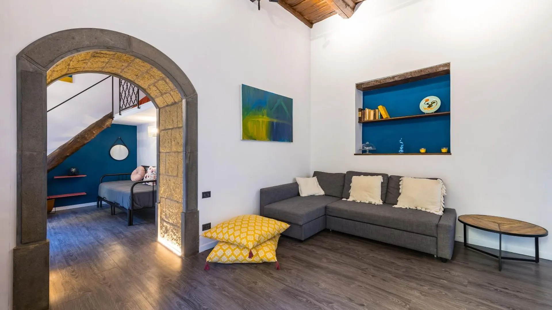 Apartment Hidden Gem On Chiaia Pedastrian Area By Napoliapartments